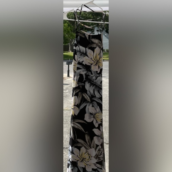 Lulus Maxi Floral Dress size M - Picture 3 of 3